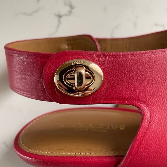 Coach Rosanne Wedge Manmade Cross Strap Sandal Turnlock Gold Hard Red Brown 9.5B - Picture 11 of 13